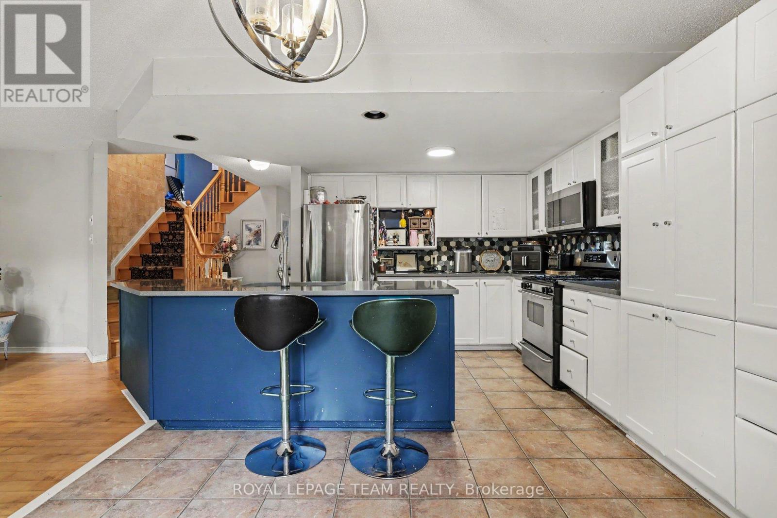 141 GRASSY PLAINS DRIVE, Ottawa. Luxury613. By Peter Sagos - Image 14