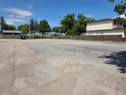 1630 Saskatchewan Avenue W, Portage La Prairie, MB R1N0N7 Photo 11
