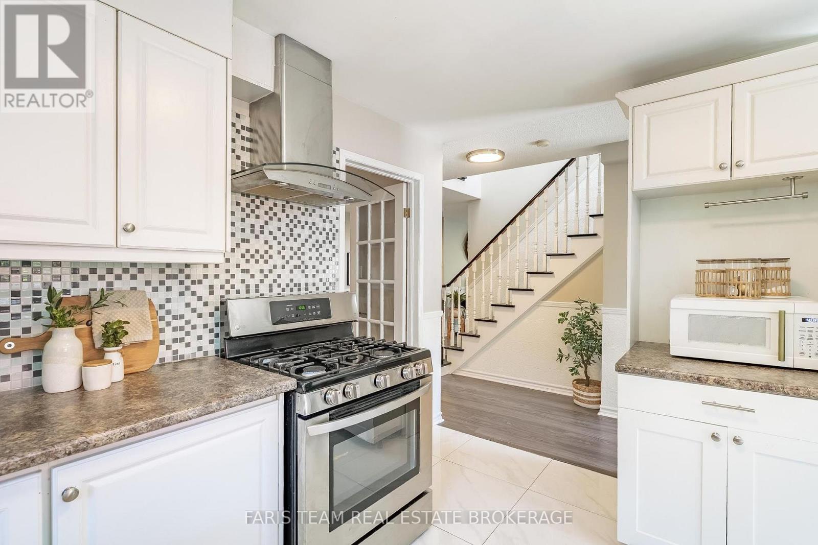359 CUNDLES ROAD W - Image 6