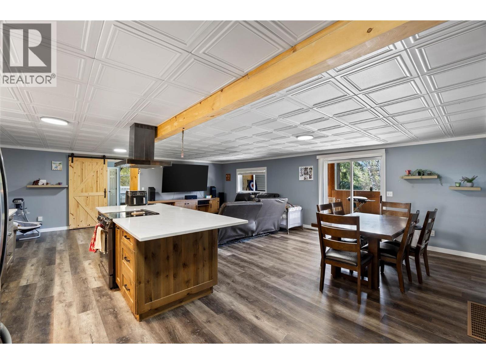 2405 Lloyd Road - 5