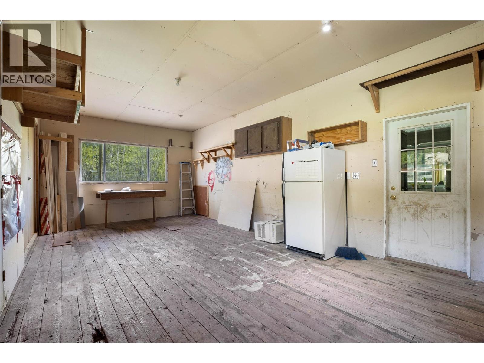 2405 Lloyd Road - 17