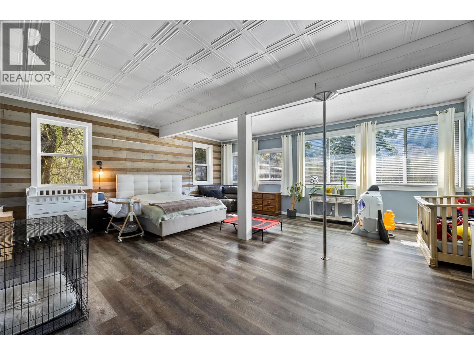 2405 Lloyd Road - 10