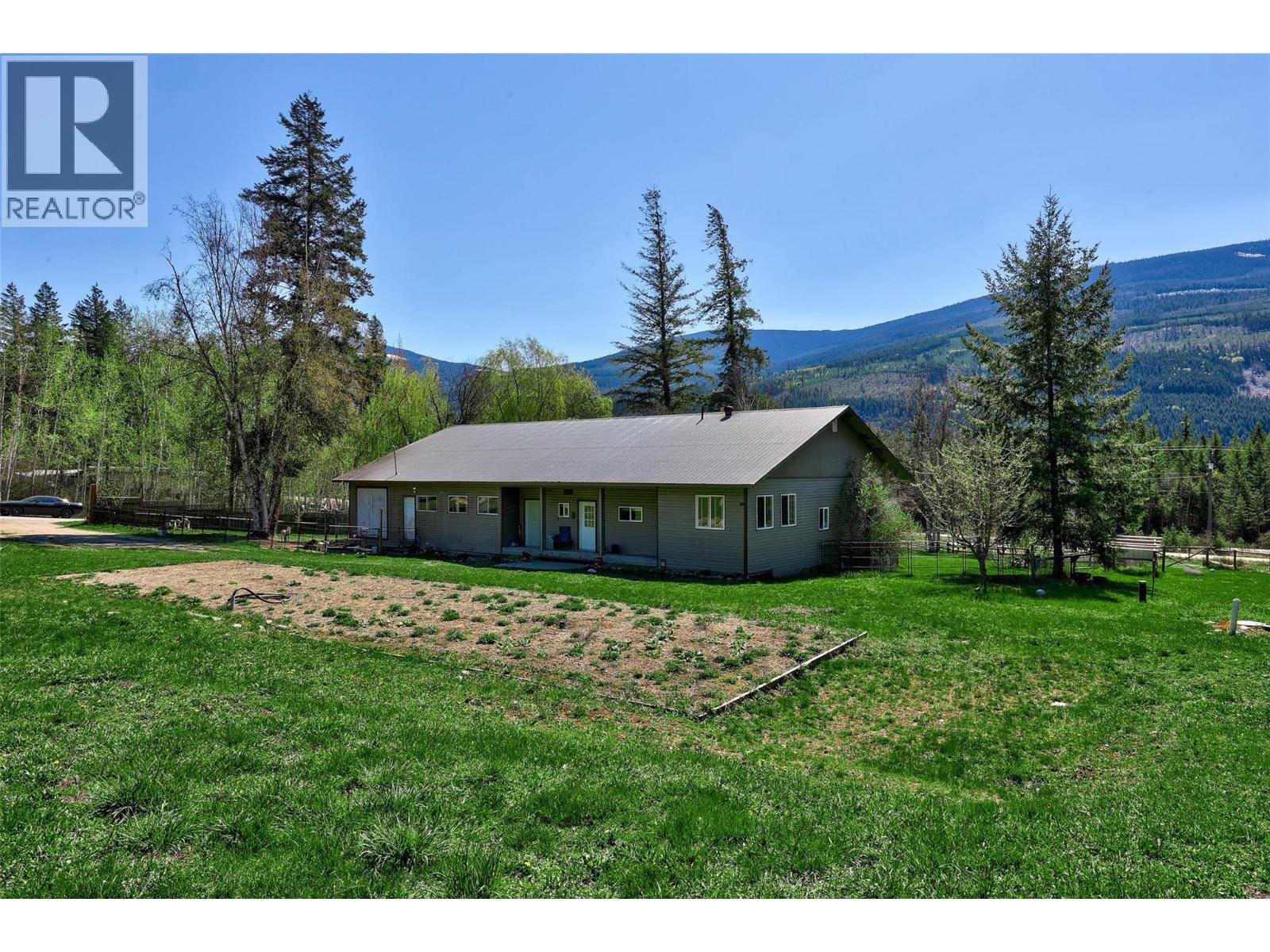 2405 Lloyd Road - 1