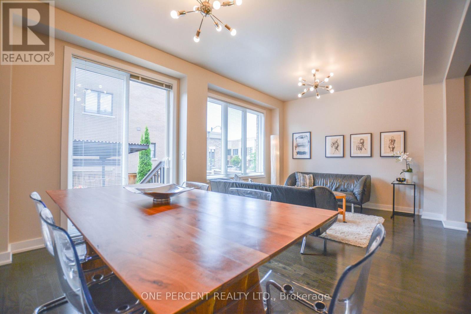 16 DENARIUS CRESCENT - 10