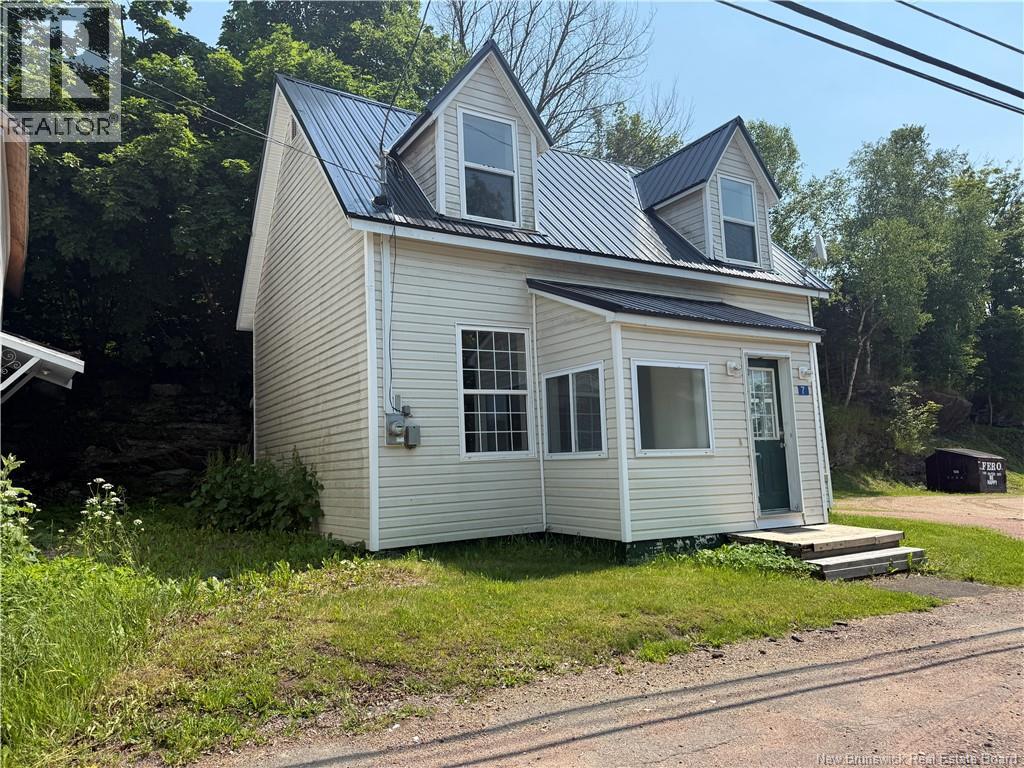 7 Woodlawn Road - 1