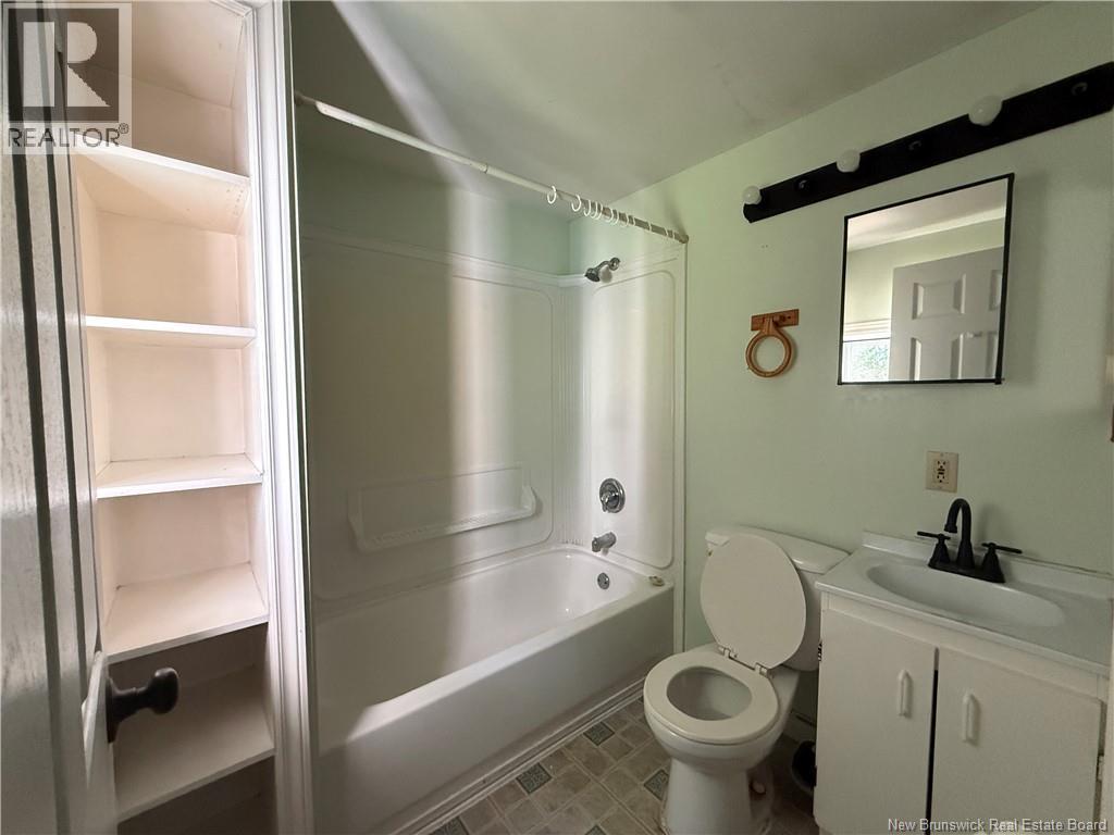 7 Woodlawn Road - 7