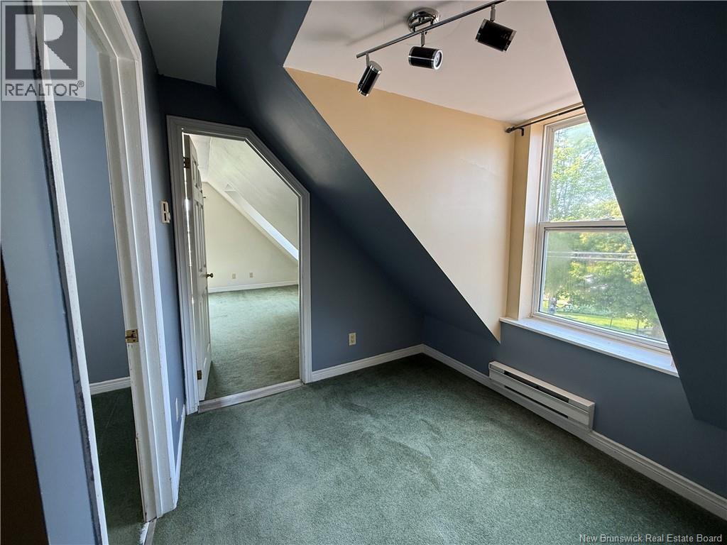 7 Woodlawn Road - 8