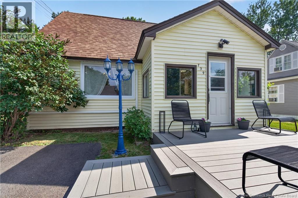 739 Athlone Street - 26