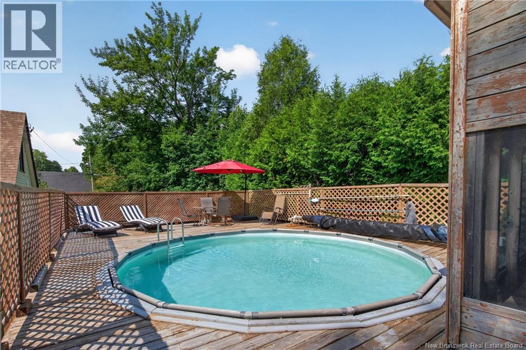 739 Athlone Street - 36