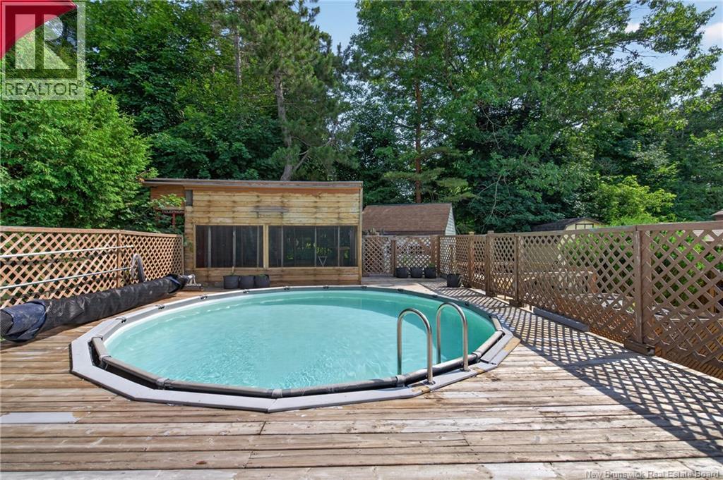 739 Athlone Street - 40