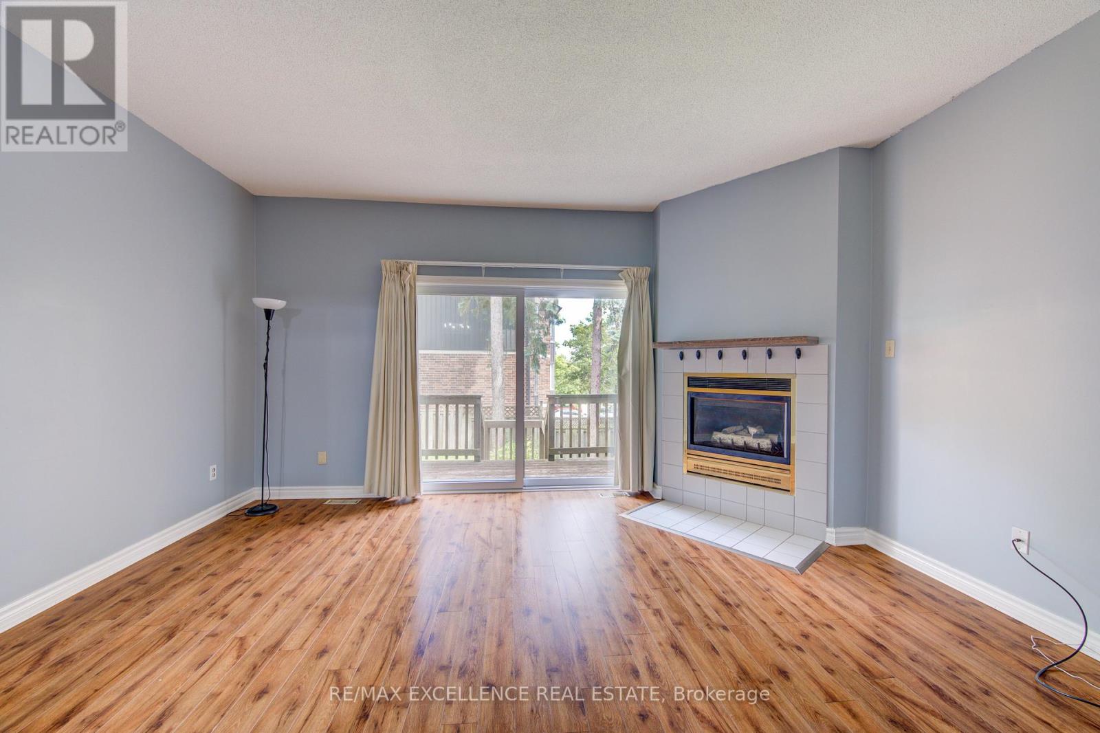 #7 1570 RICHMOND STREET - 11