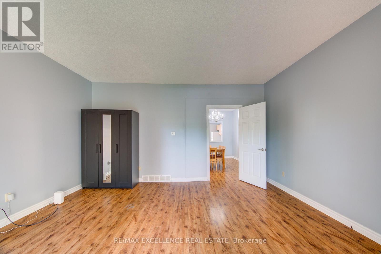 #7 1570 RICHMOND STREET - 12