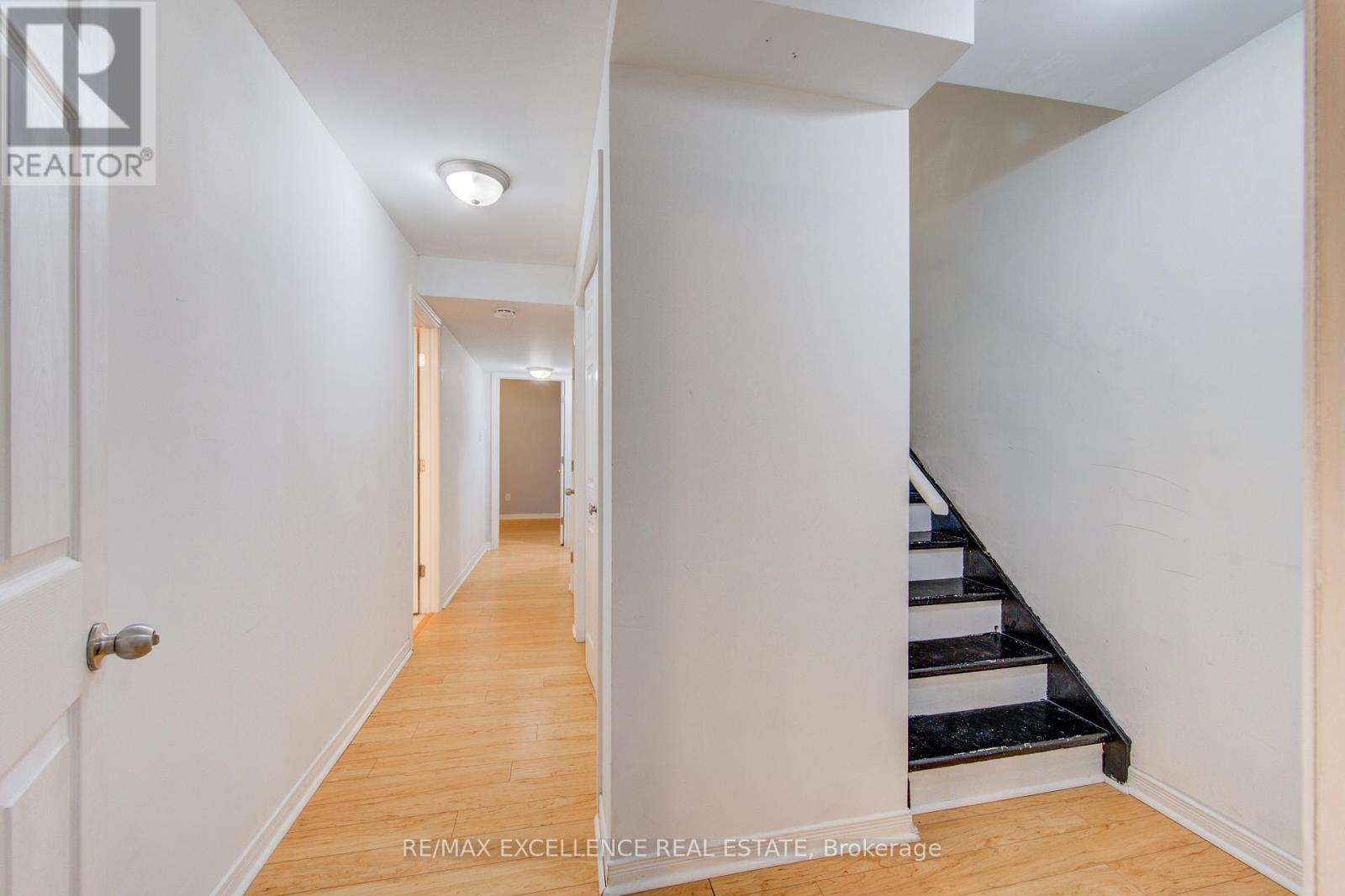 #7 1570 RICHMOND STREET - 22