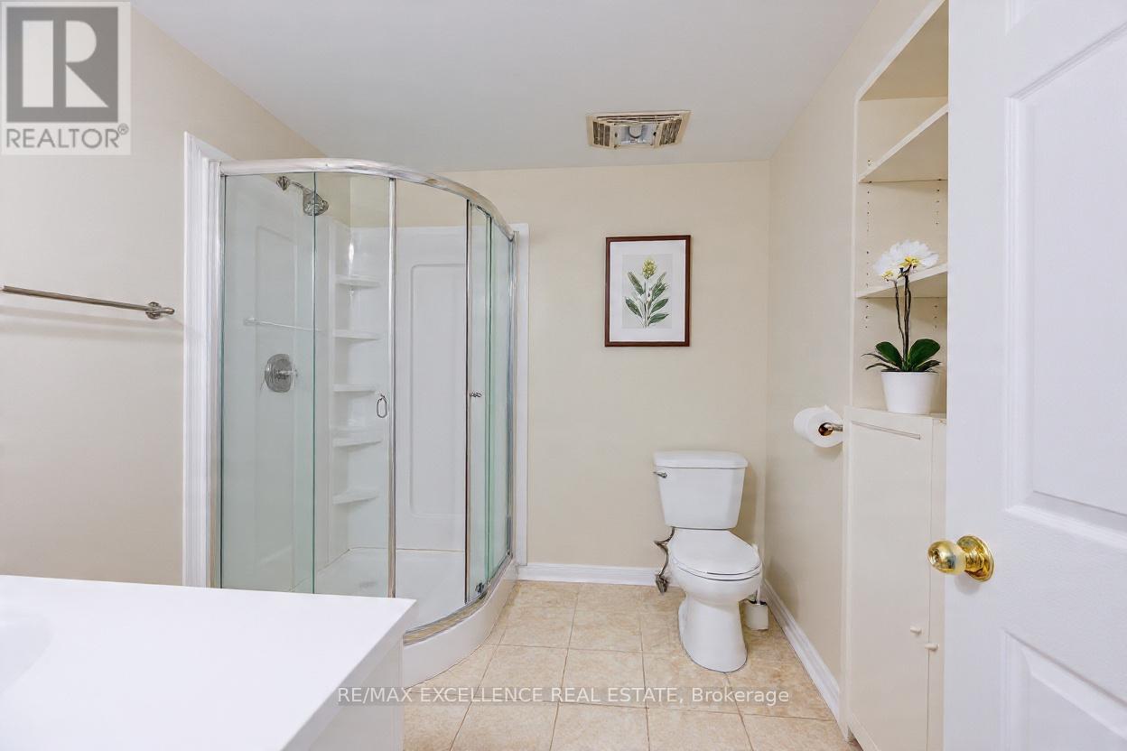 #7 1570 RICHMOND STREET - 25