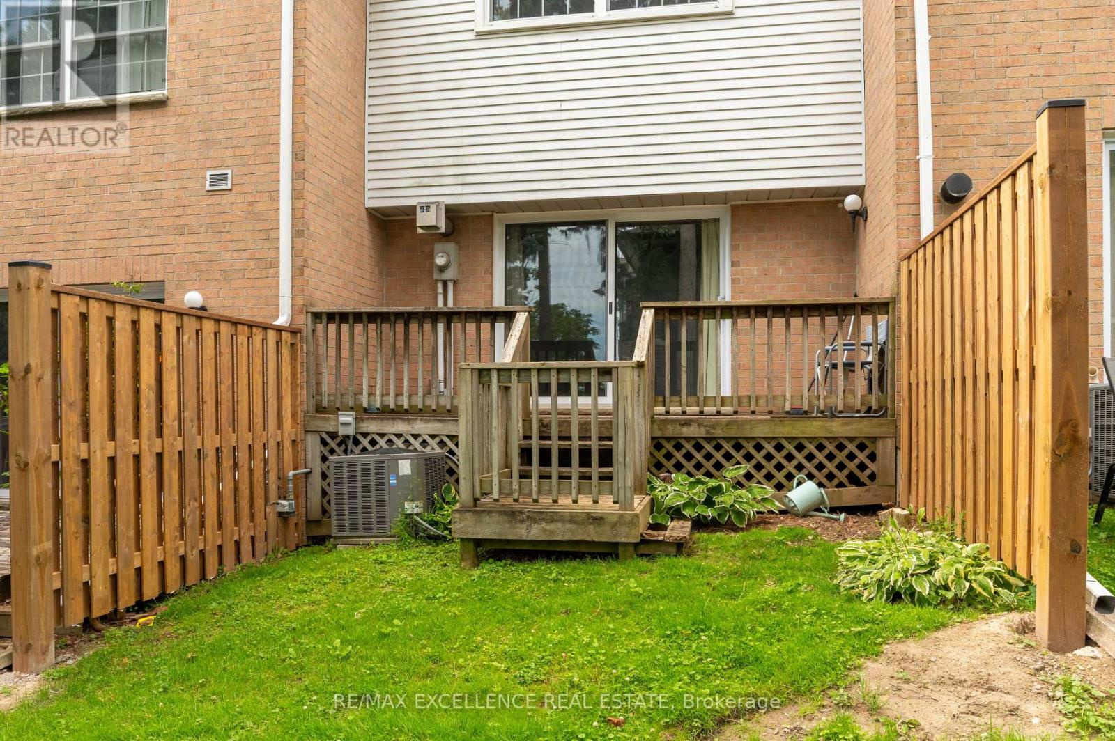 #7 1570 RICHMOND STREET - 33