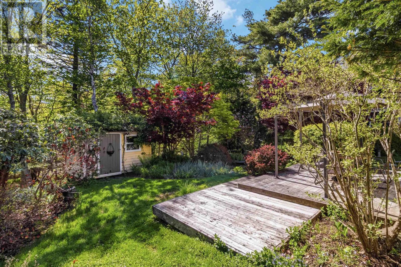 40 Wedgewood Avenue - 42