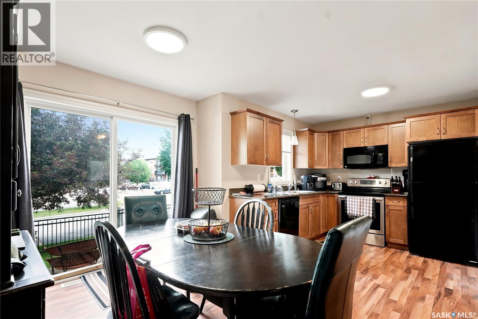 #106 415 Lynd CRESCENT - 11