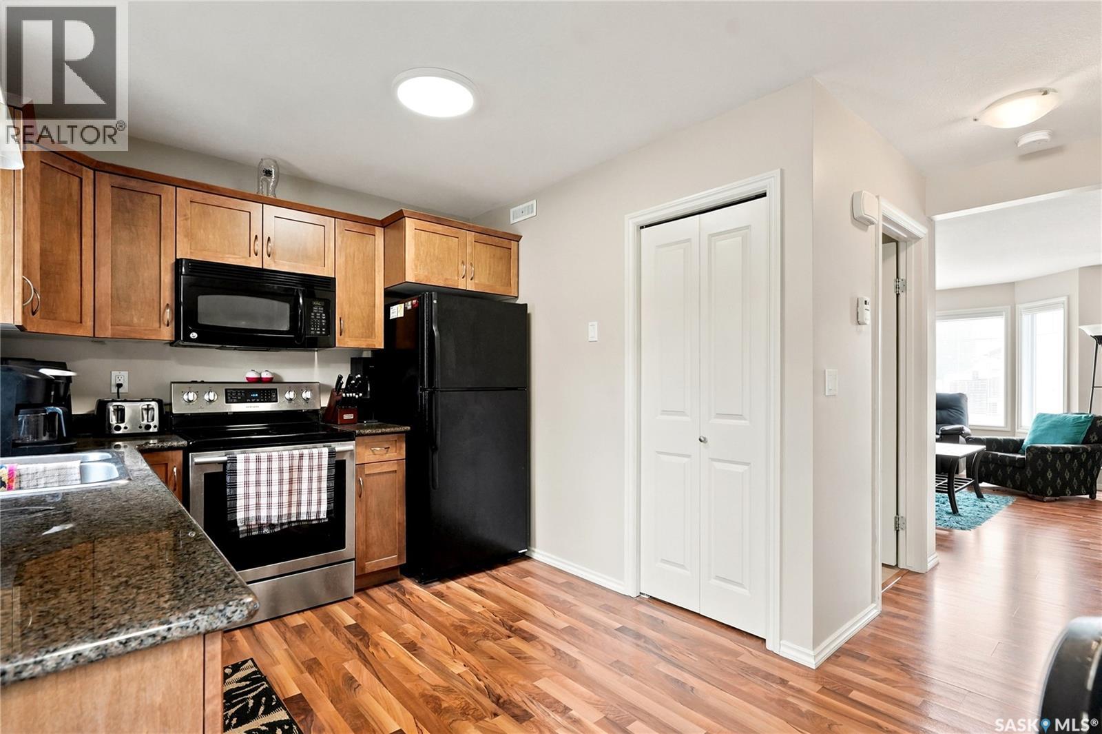 #106 415 Lynd CRESCENT - 13