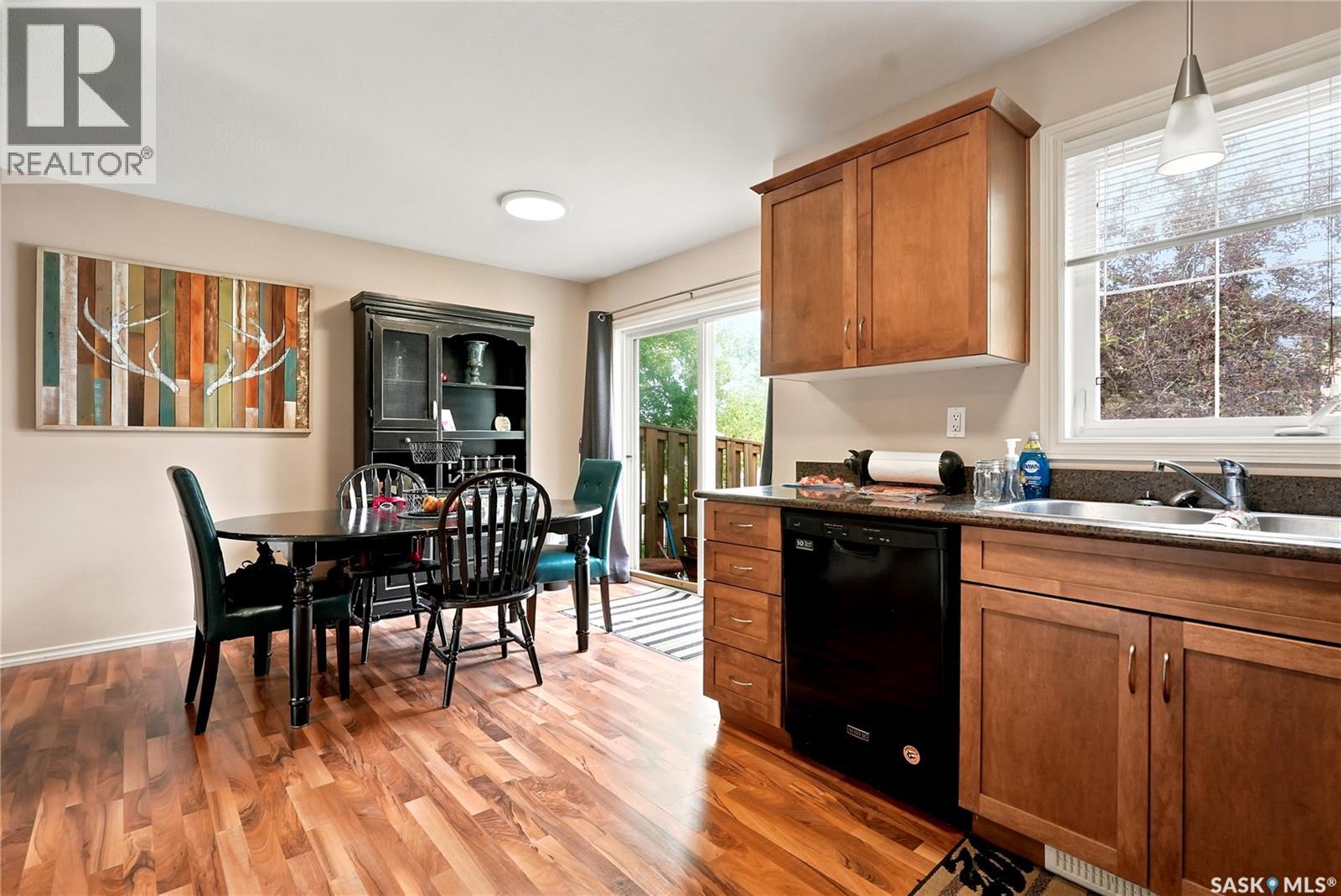 #106 415 Lynd CRESCENT - 14