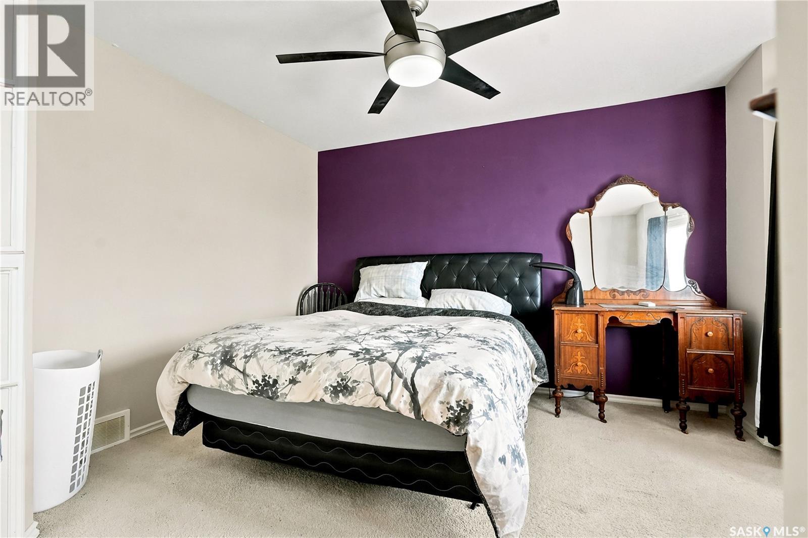 #106 415 Lynd CRESCENT - 21