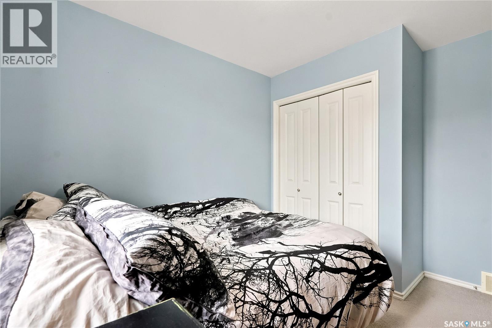 #106 415 Lynd CRESCENT - 23