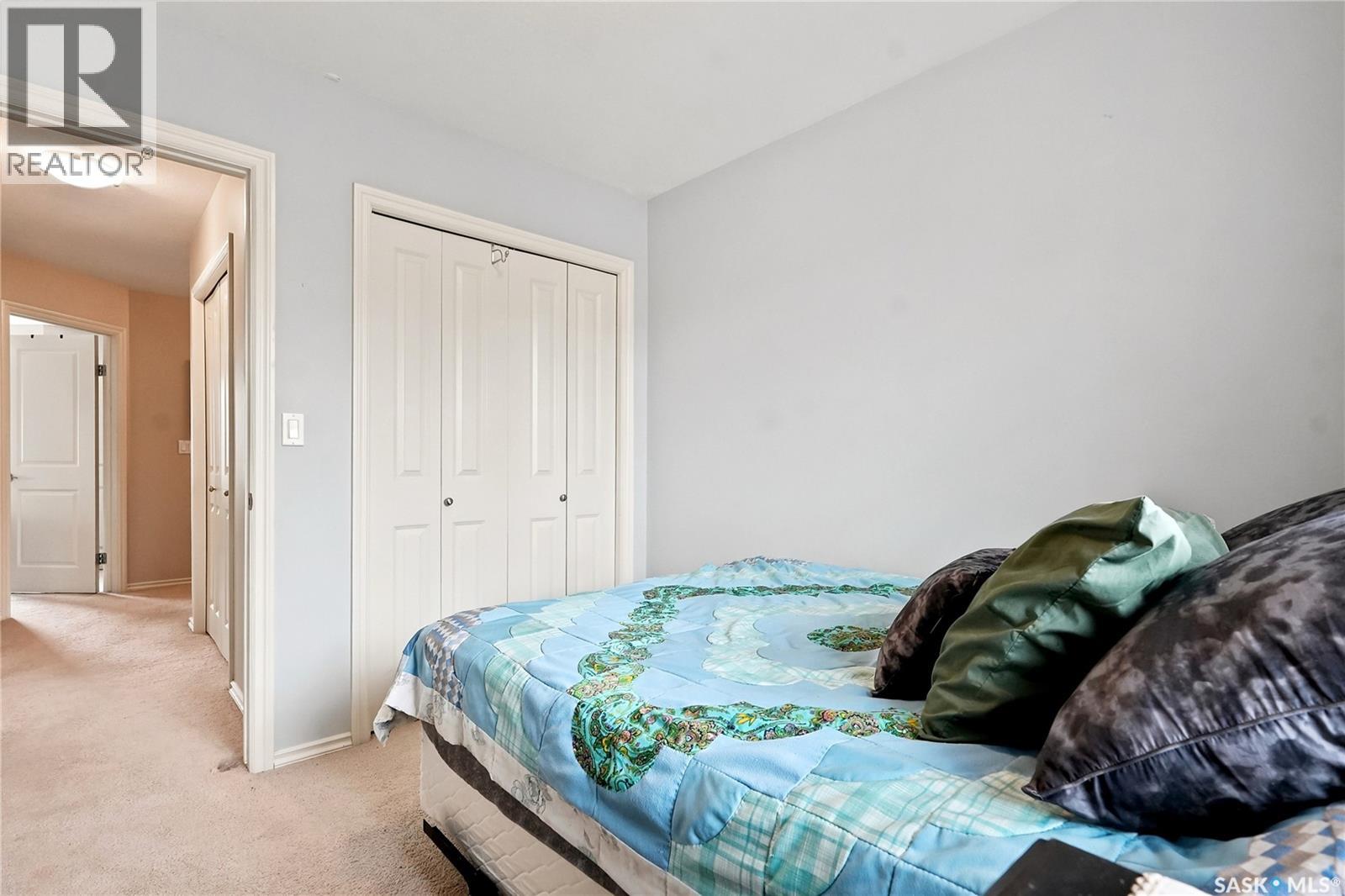 #106 415 Lynd CRESCENT - 25