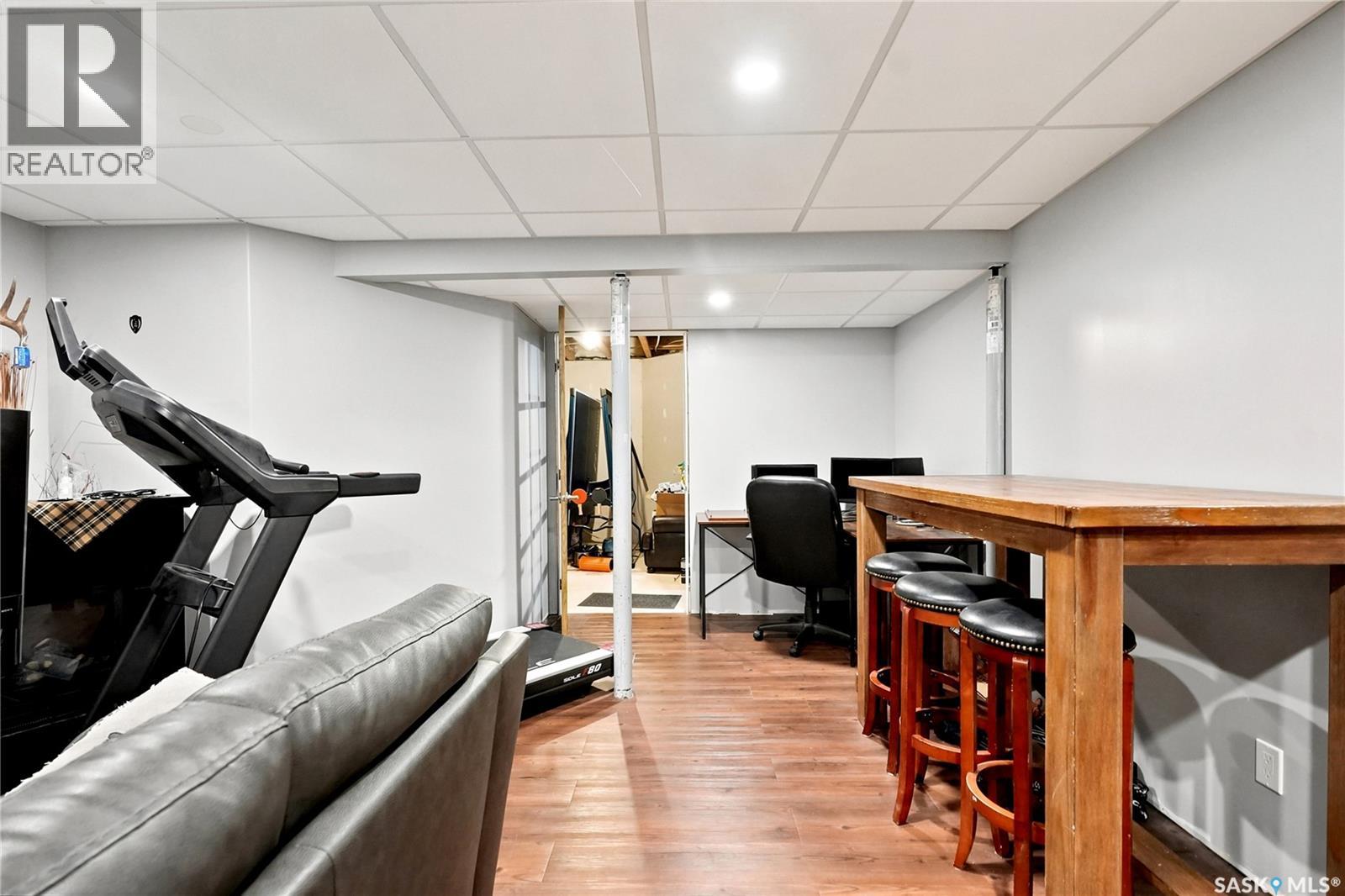 #106 415 Lynd CRESCENT - 31