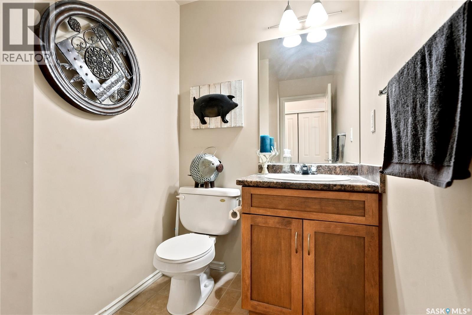 #106 415 Lynd CRESCENT - 8