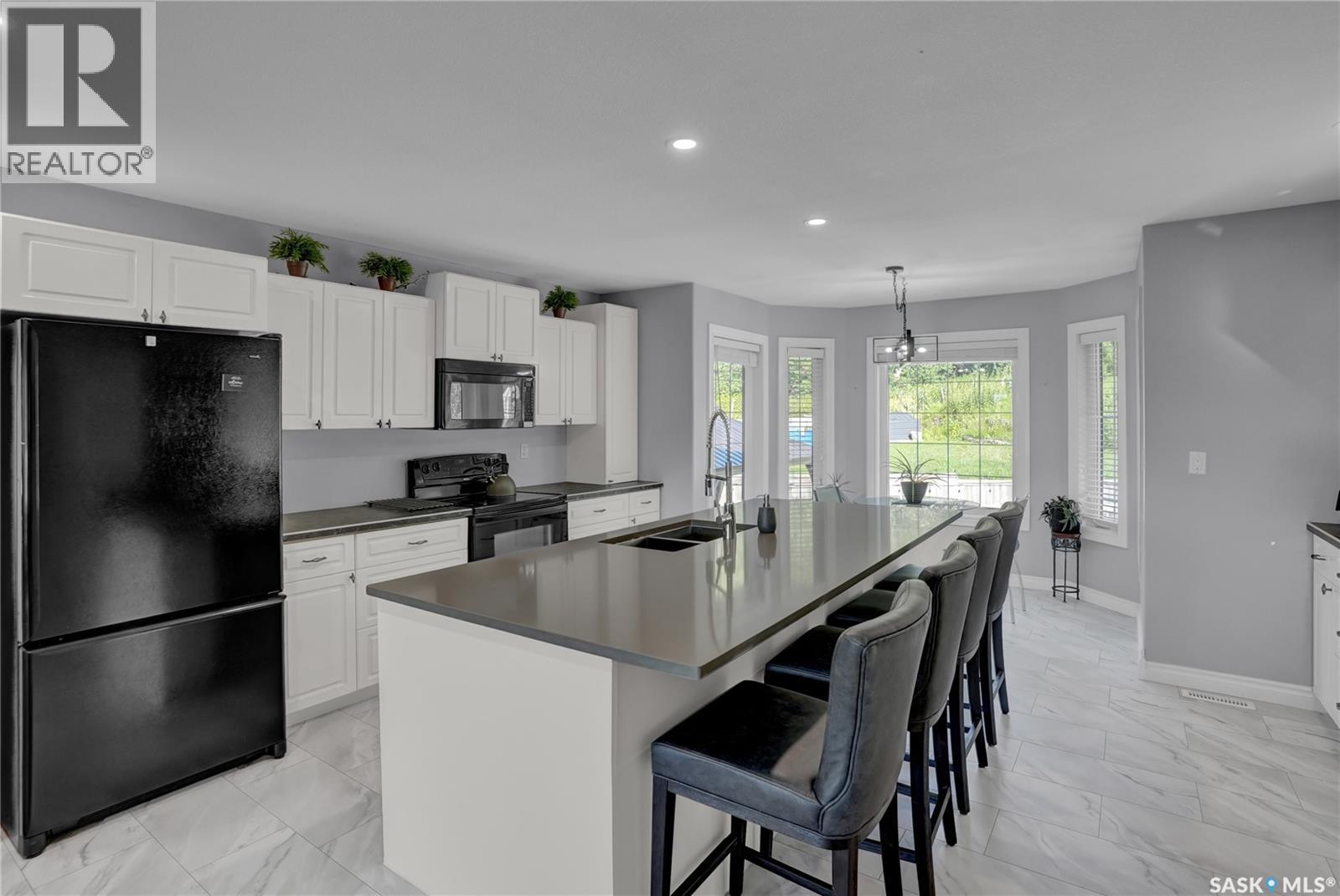 28 Alice CRESCENT - 27