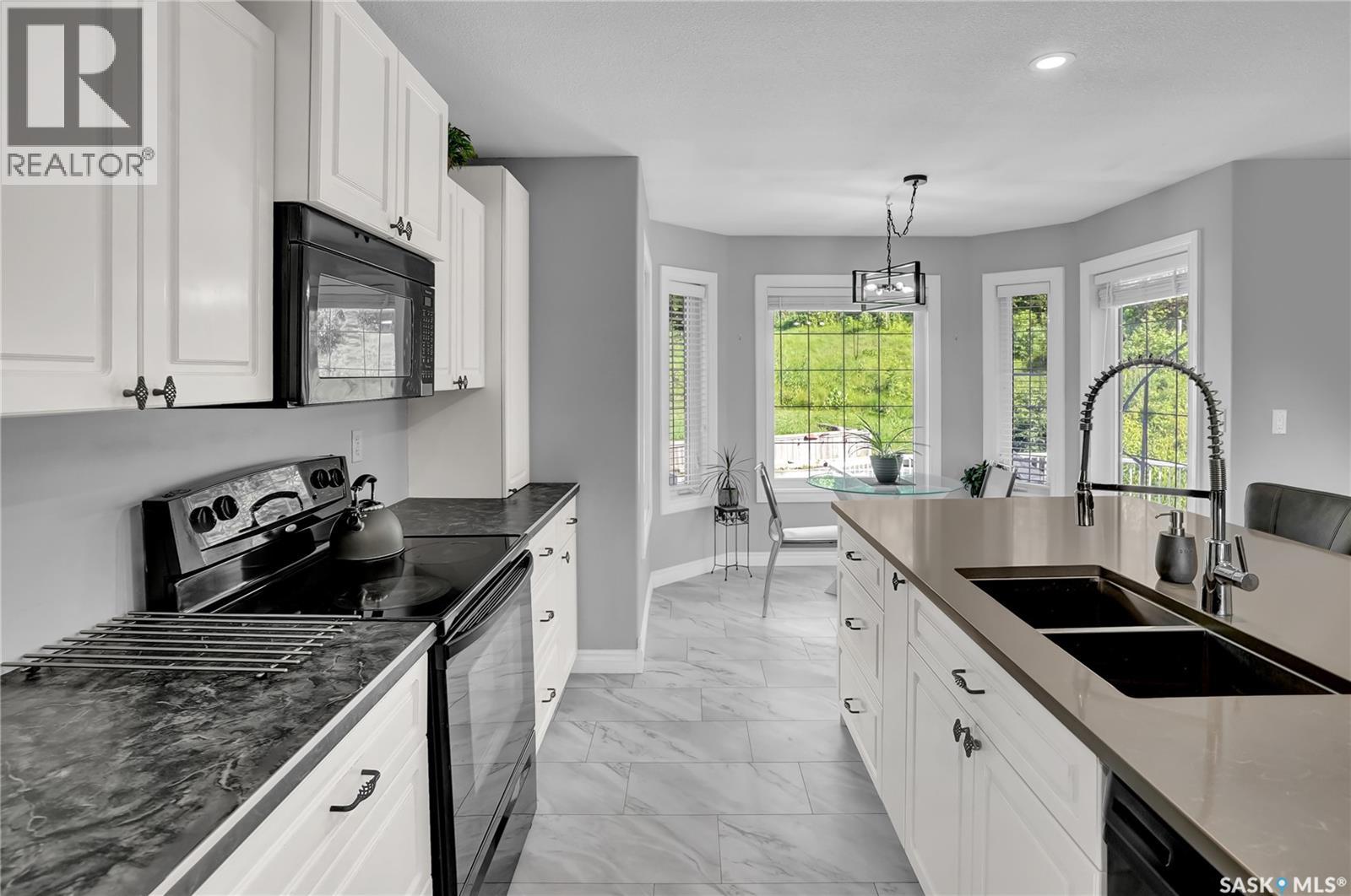 28 Alice CRESCENT - 28