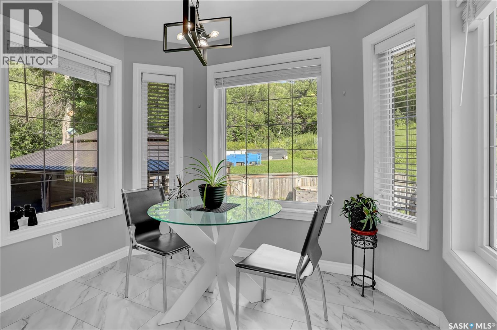 28 Alice CRESCENT - 30