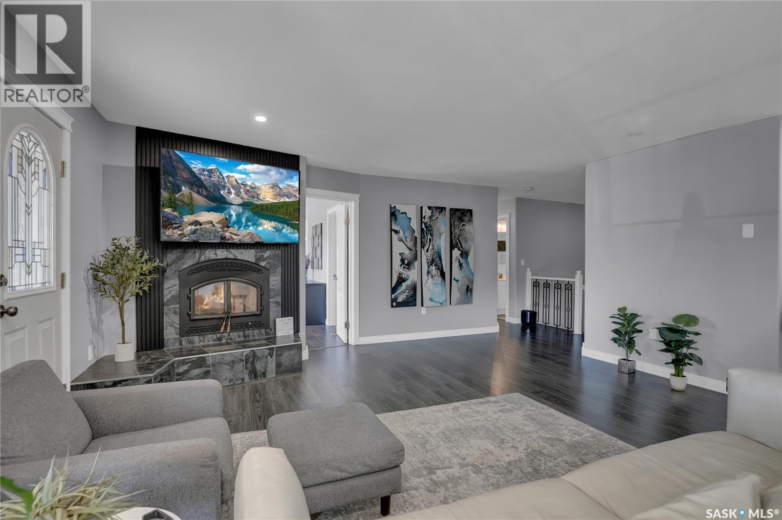 28 Alice CRESCENT - 32