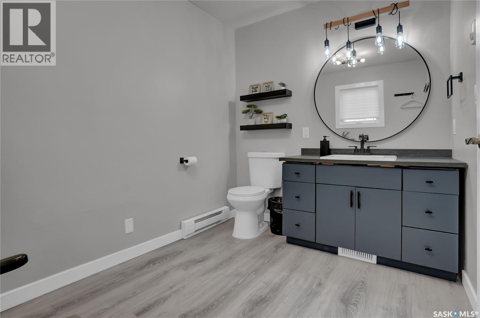 28 Alice CRESCENT - 38