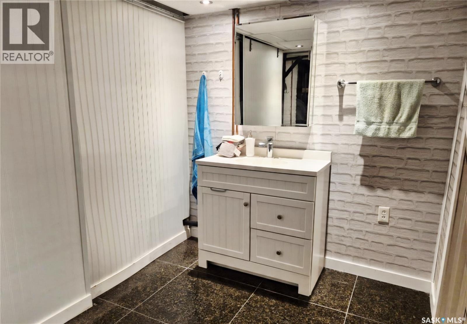 313 19th STREET W - Image 33