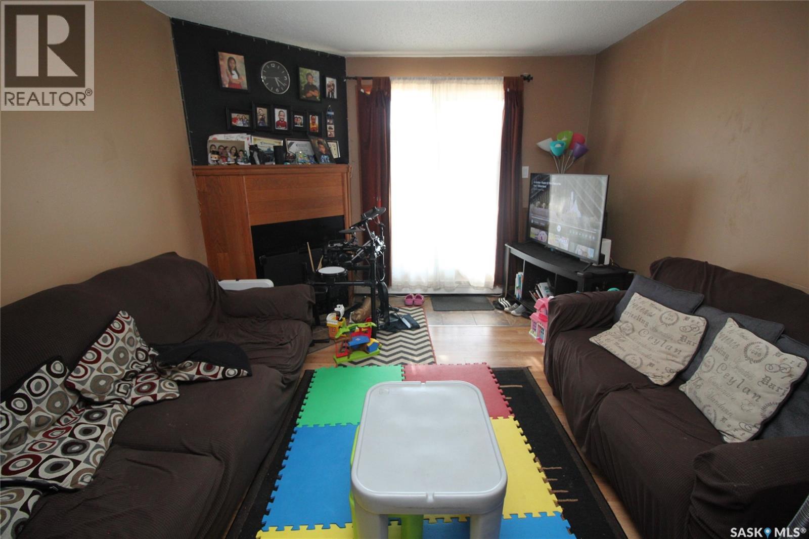 #116 207C Tait PLACE - Image 2