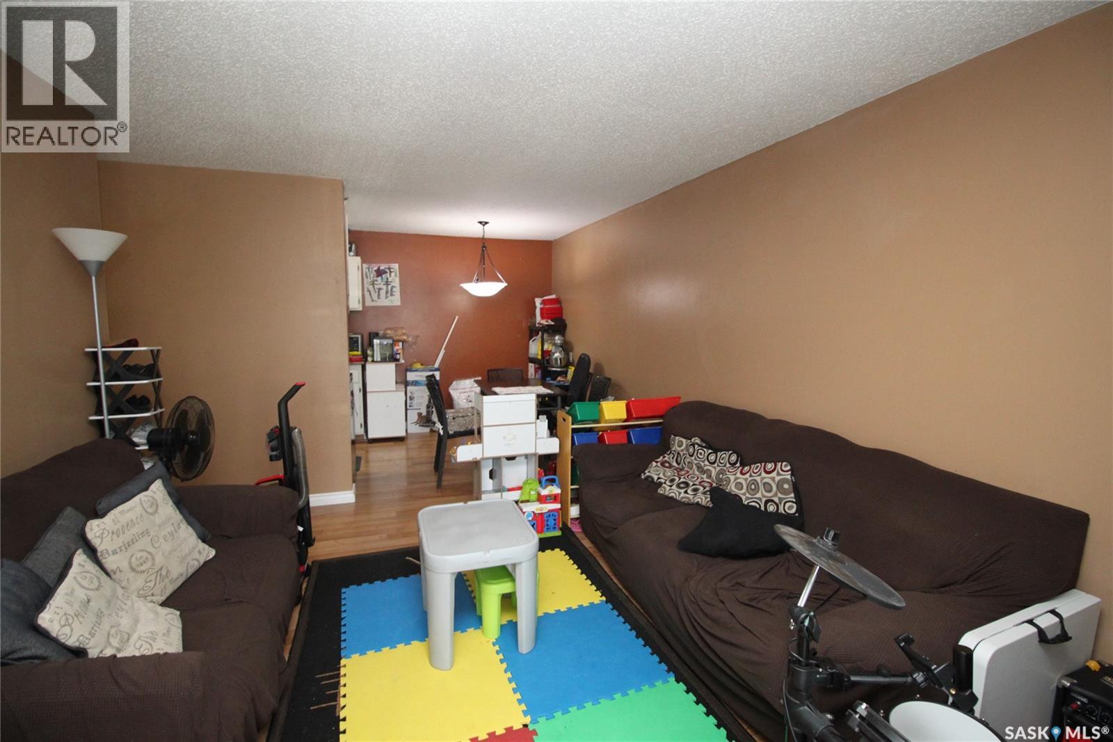 #116 207C Tait PLACE - Image 3