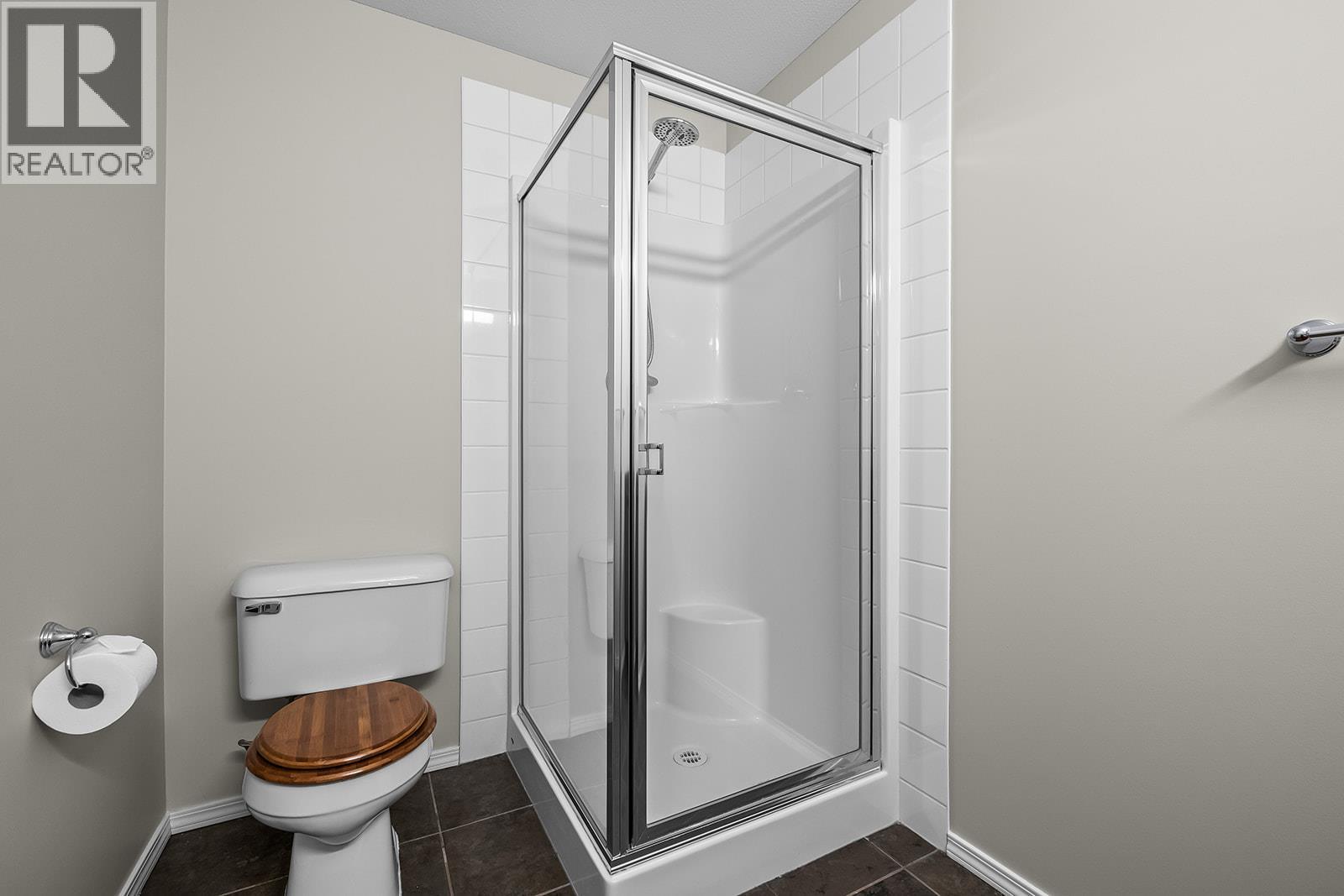 #2221 1873 Country Club Drive - Image 28