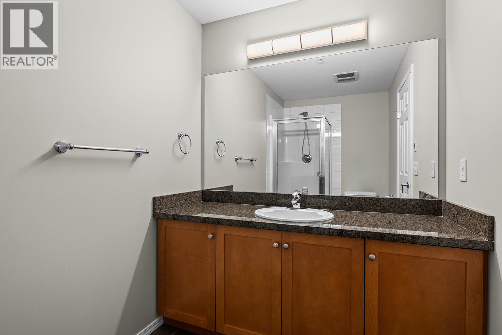 #2221 1873 Country Club Drive - Image 27