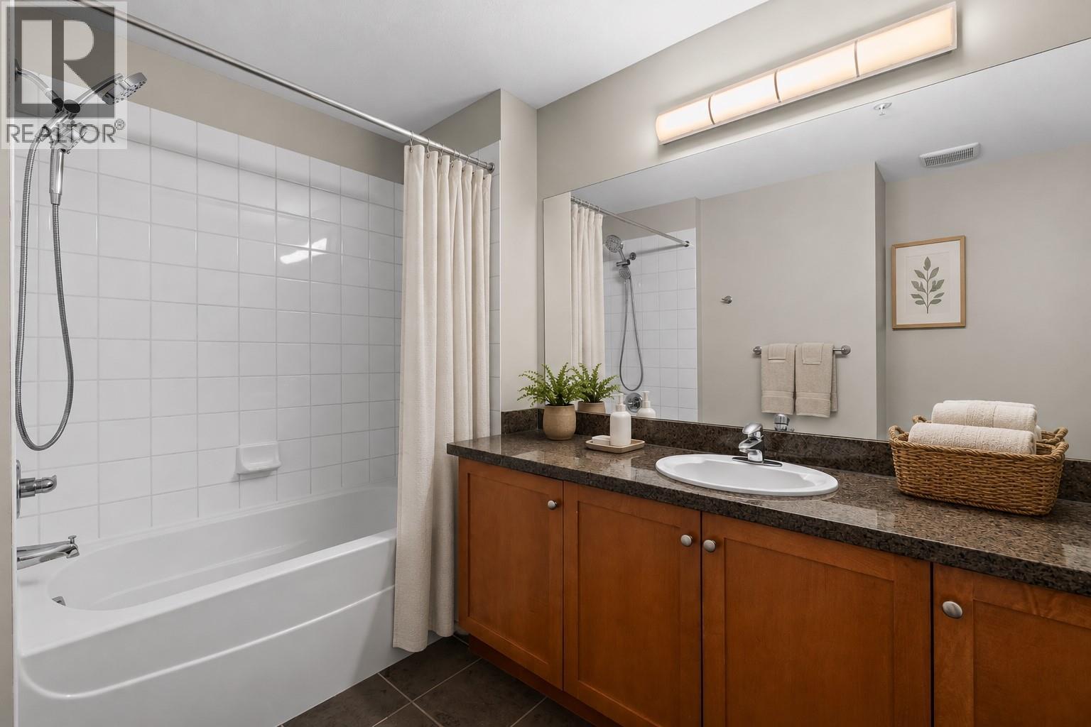#2221 1873 Country Club Drive - Image 20