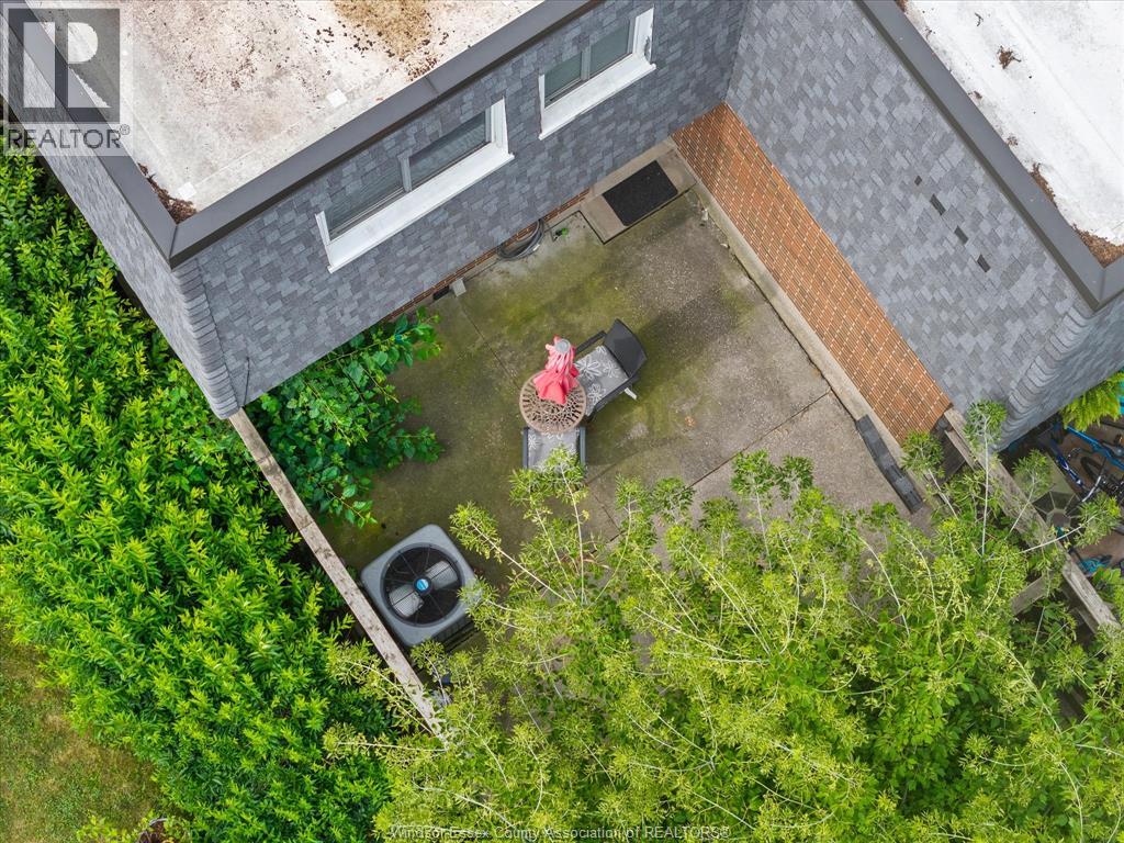 266 Victoria STREET South - 24