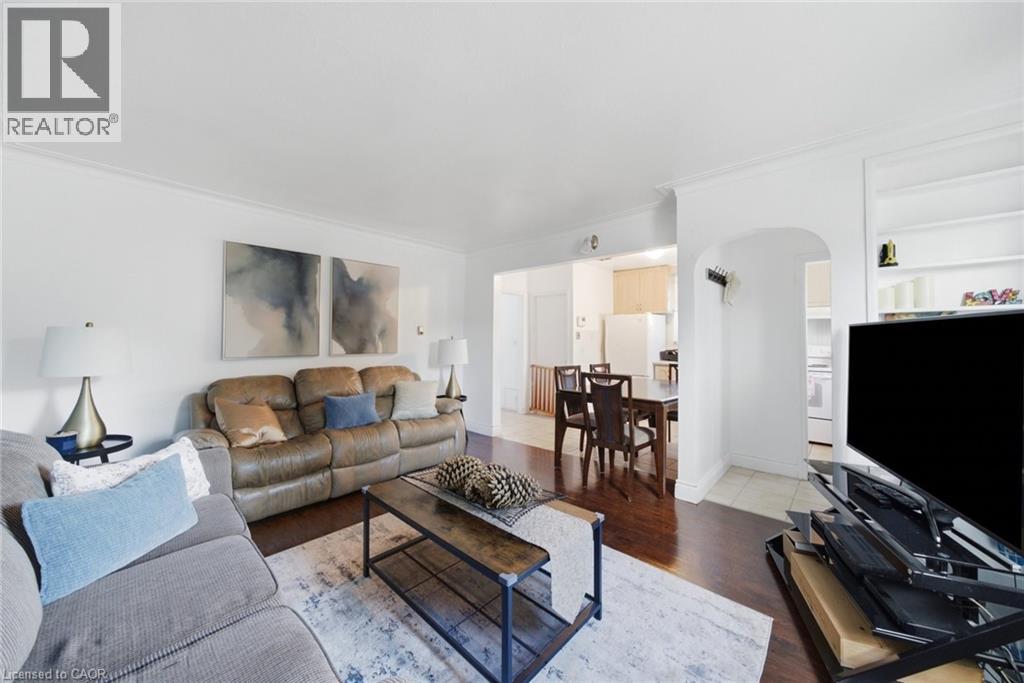 41 WORSLEY Road - 11
