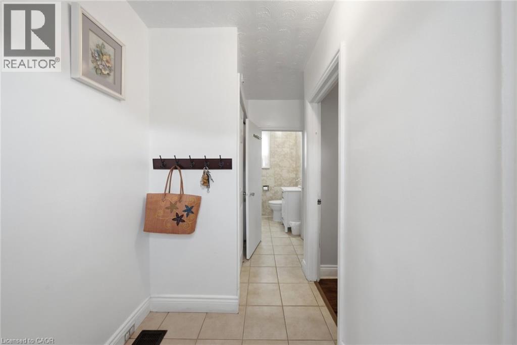 41 WORSLEY Road - 12