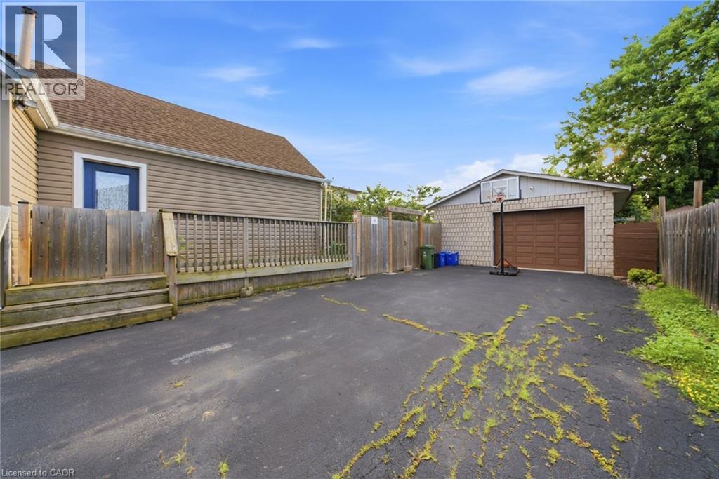 41 WORSLEY Road - 21