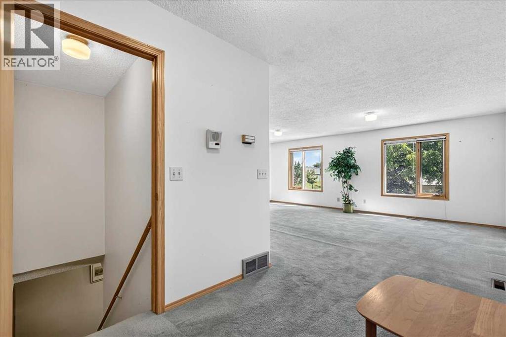 6403 Larkspur Way SW — photo 32