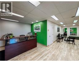 270 Douglas Avenue, photo 4