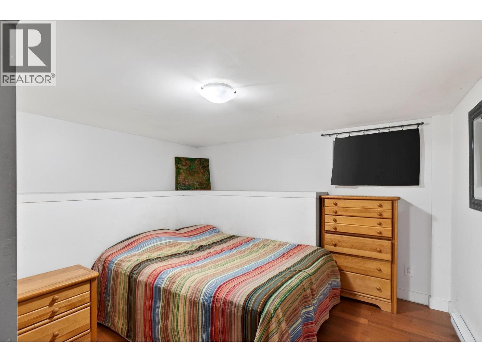 716 Lawson Avenue - 34