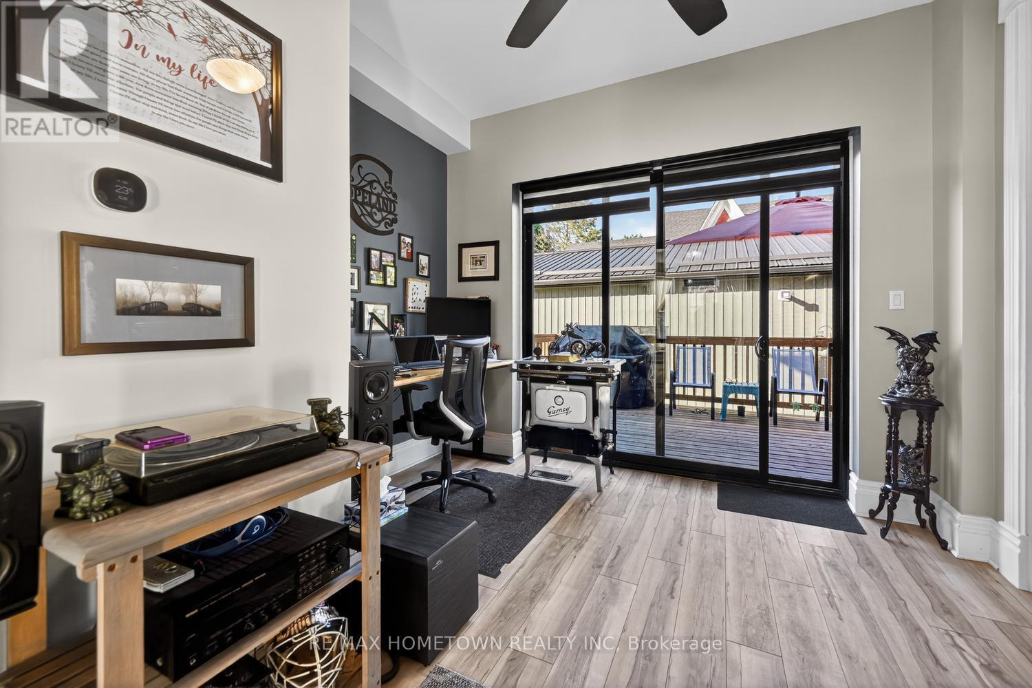 198 JAMES STREET W - 16