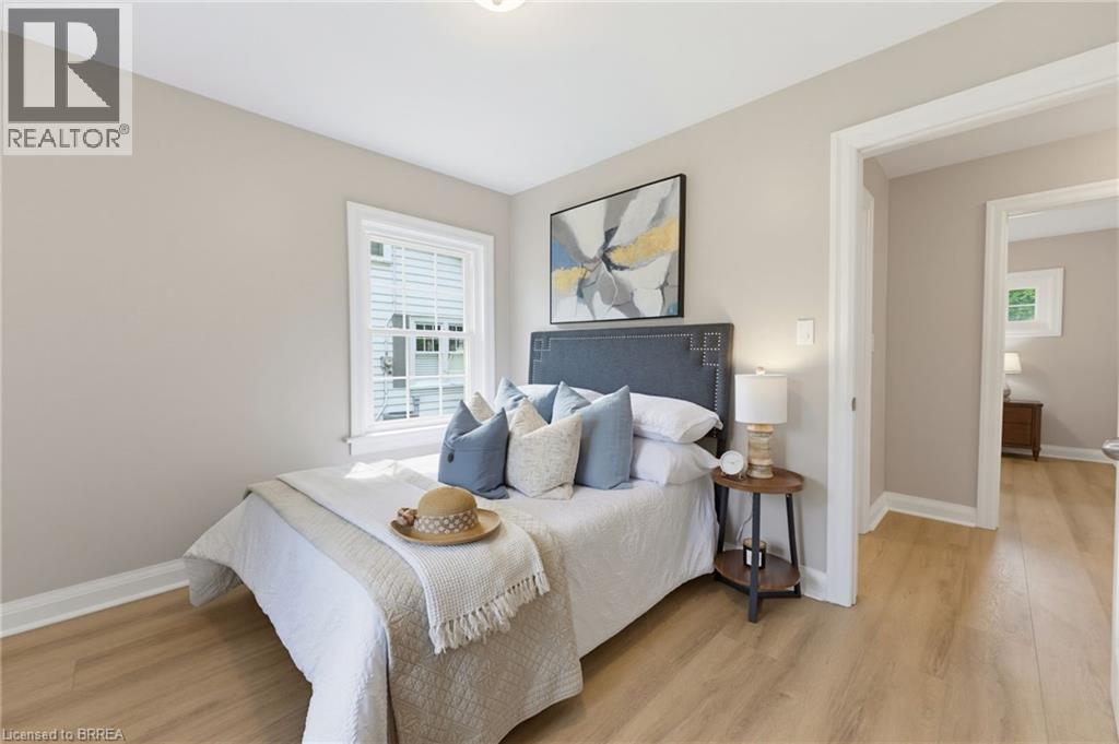 84 DUNDAS Street W - Image 14