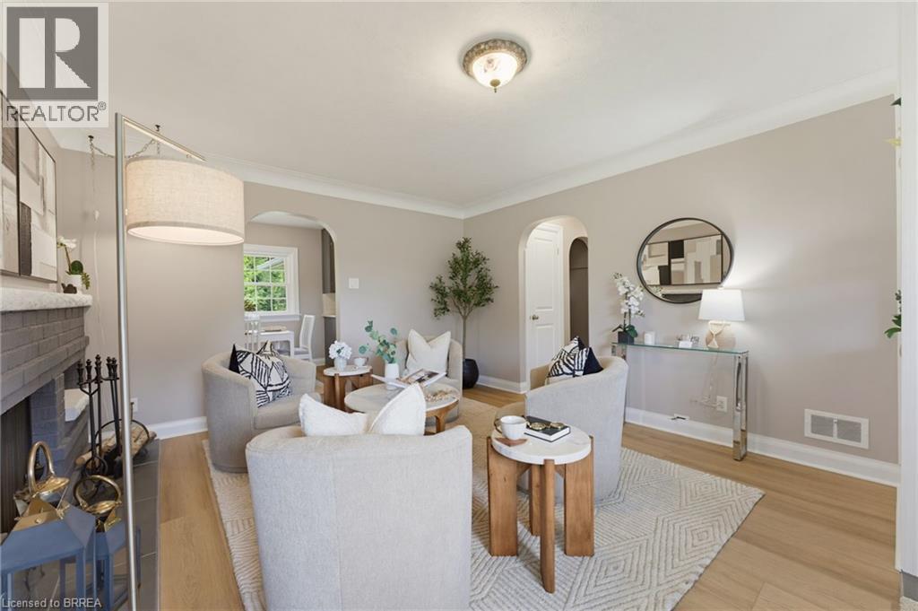 84 DUNDAS Street W - Image 5