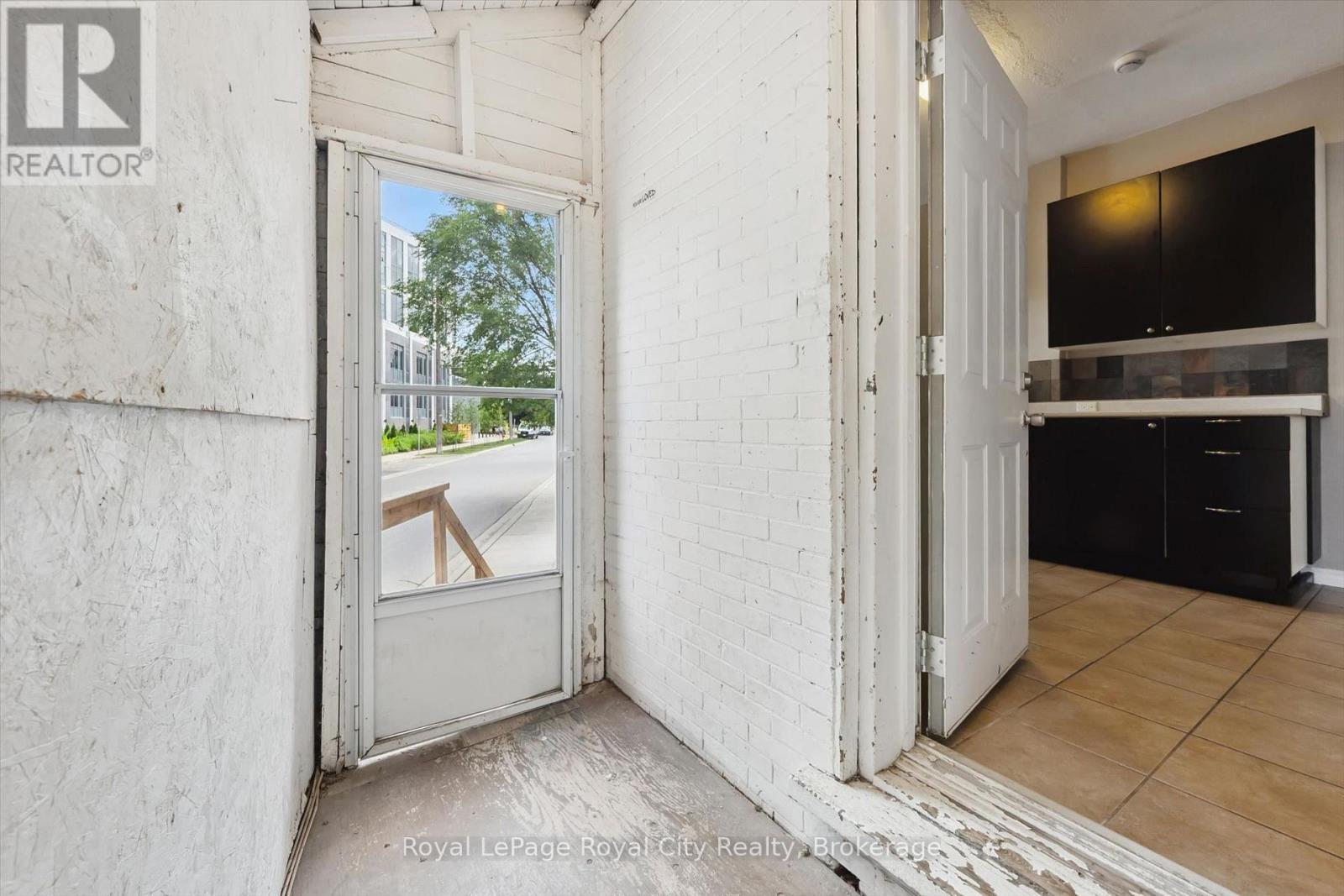 90 NEEVE STREET - 21